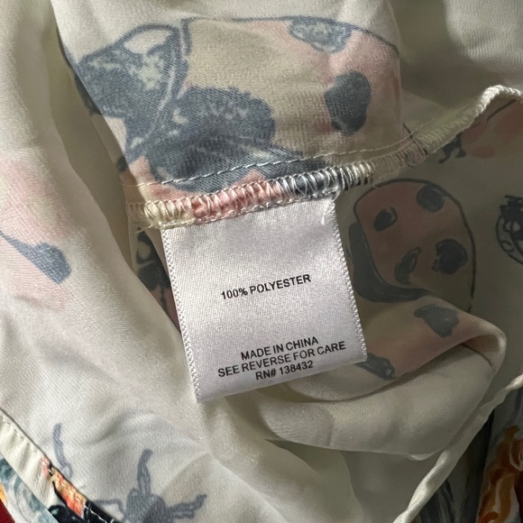 ModCloth L ladybug print button down blouse - Picture 6 of 6